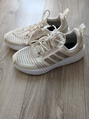 Adidas Swift Run Gold Lifestyle Sneakers